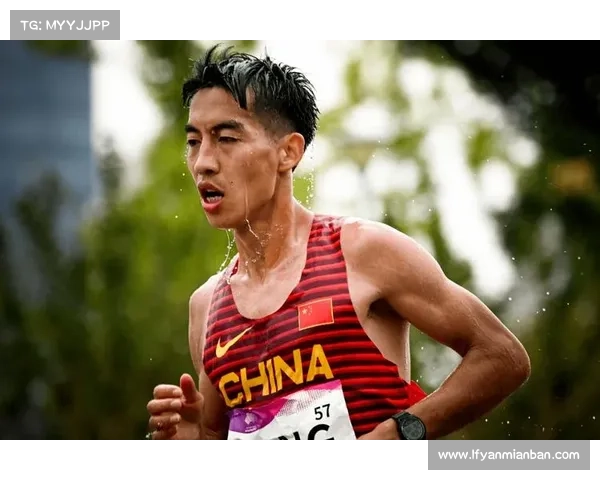 如何全面评估杨绍辉的纪录成绩与其历史地位的影响力